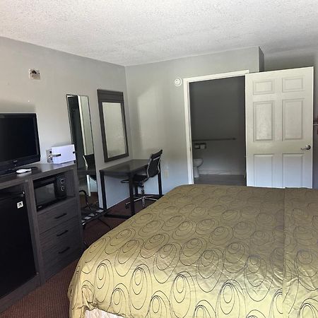 Clairmont Inn & Suites - Warren Eksteriør billede